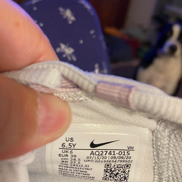 EUC Nike Air Max Motion 2 Pink Gray Youth Running Shoes - Picture 5 of 5